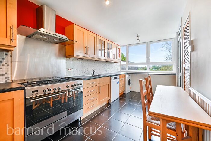 3 Bedroom Flat To Rent In Winterfold Close, London, SW19
