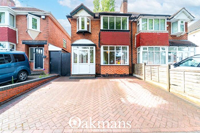 3 Bedroom Semi-Detached House For Sale In Kemshead Avenue, Birmingham, West Midlands, B31