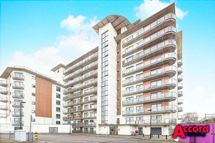 2 Bedroom Apartment For Sale In Atlanta Boulevard, Romford, RM1