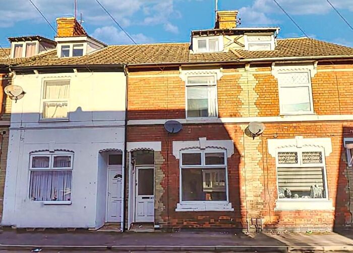 3 Bedroom Terraced House To Rent In Havelock Street, Kettering, NN16
