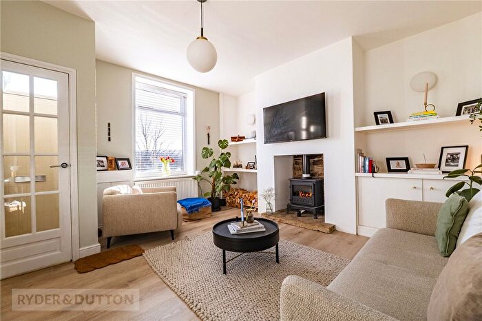 2 Bedroom Terraced House For Sale In Radcliffe Street, Springhead, Saddleworth, OL4