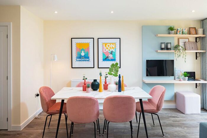 3 Bedroom Semi-Detached House For Sale In Abingdon Upon Thames, OX14