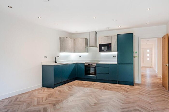 2 Bedroom Flat For Sale In Dagmar Road, Stroud Green, N4