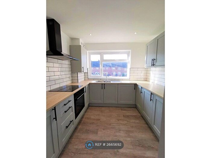 2 Bedroom Flat To Rent In Haig Court, Chelmsford, CM2