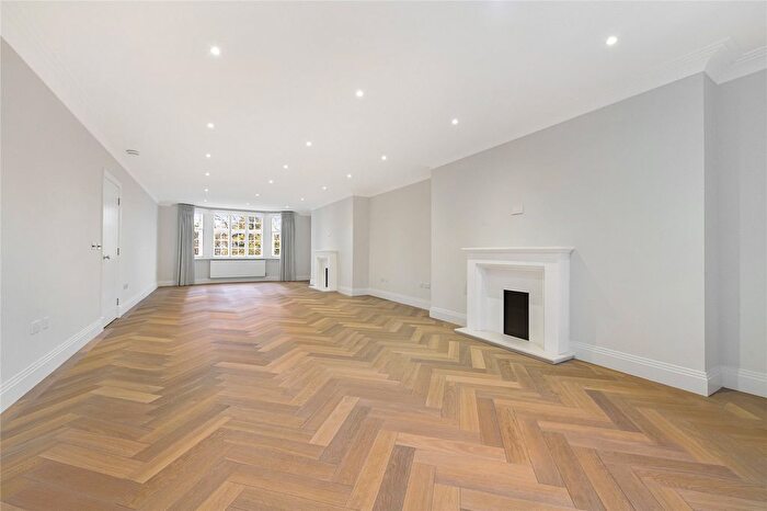 3 Bedroom Flat To Rent In Cadogan House, Sloane Street, London, SW1X