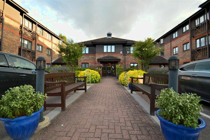 1 Bedroom Flat To Rent In Winningales Court, Vienna Close, Clayhall, IG5