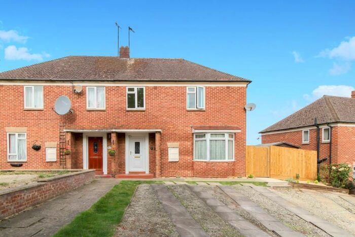 3 Bedroom Semi-Detached House To Rent In Hightown Road, Banbury, OX16