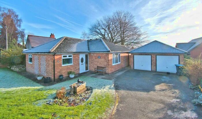 3 Bedroom Detached Bungalow For Sale In Manor Road, Ashbourne, DE6