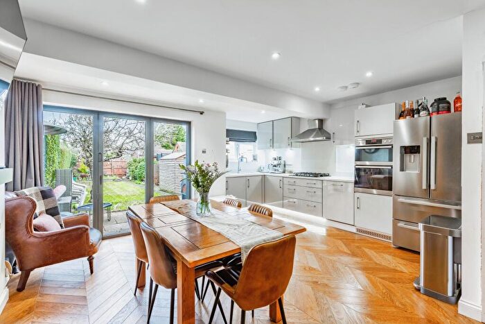 3 Bedroom Semi-Detached House For Sale In Sycamore Road, Northampton, Northamptonshire, NN5