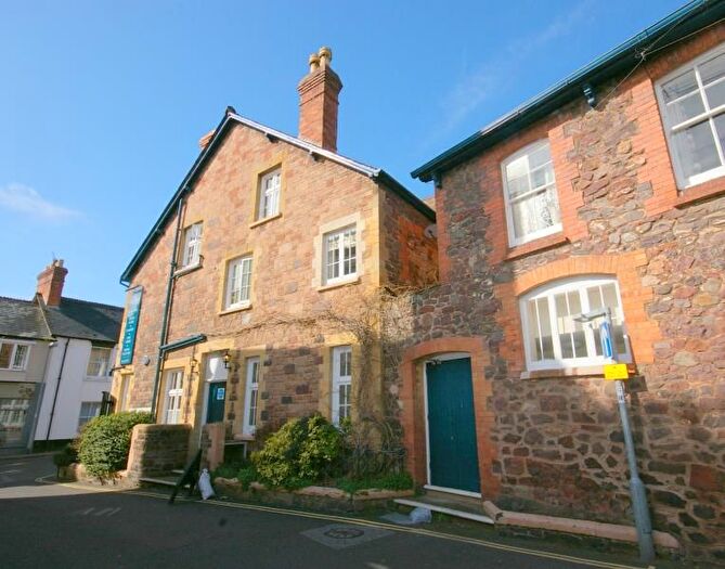 1 Bedroom Flat To Rent In Market House Lane, Minehead, TA24