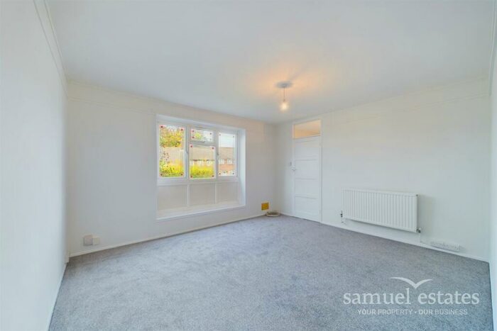 3 Bedroom Semi-Detached House To Rent In Castle Hill Avenue, New Addington, Croydon, CR0