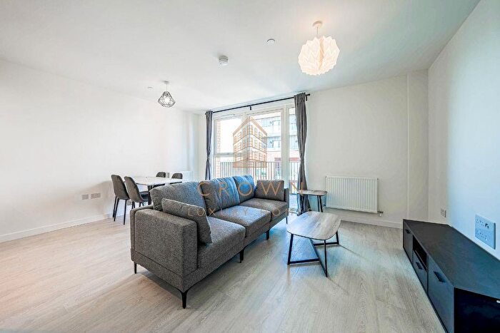 1 Bedroom Flat To Rent In Nuthatch Apartments, Hendon Waterside, NW9