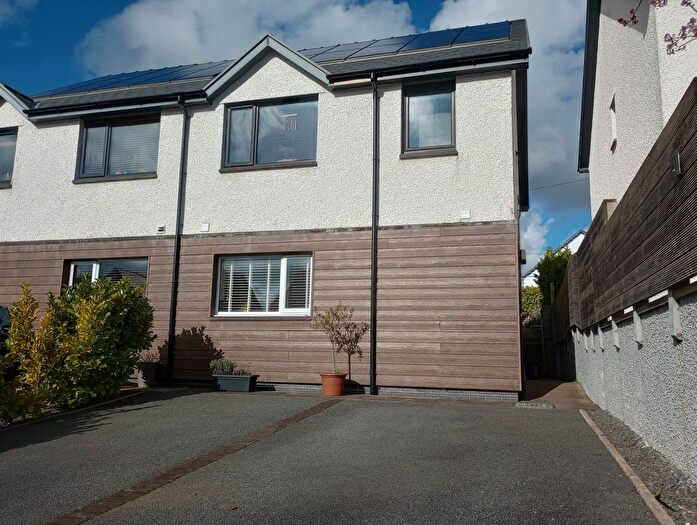 3 Bedroom Semi Detached House For Sale In Ger Y Cwm, Penrhyn Coch, SY23