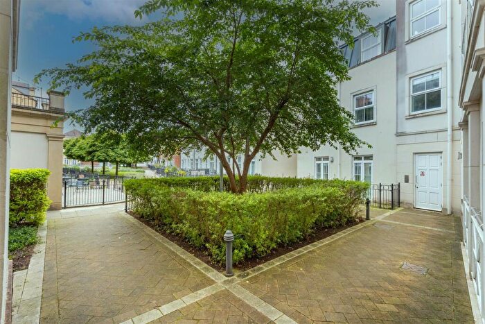 2 Bedroom Apartment For Sale In South Terrace, Main Street, Dickens Heath, B90