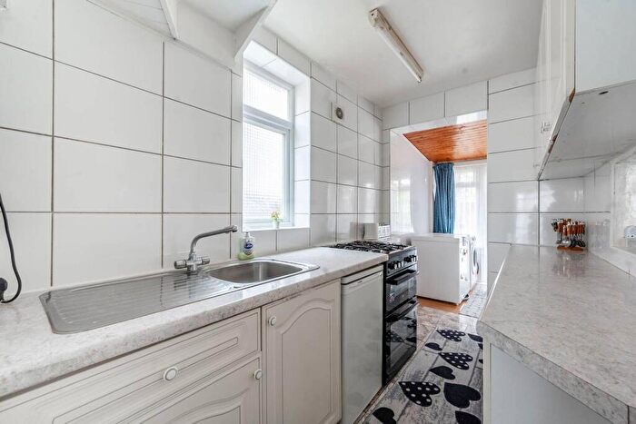 3 Bedroom End Of Terrace House For Sale In Wolsey Grove, Edgware, HA8