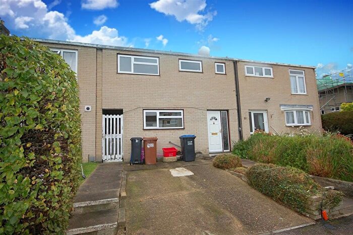 3 Bedroom Terraced House To Rent In Deerswood Avenue, Hatfield, AL10