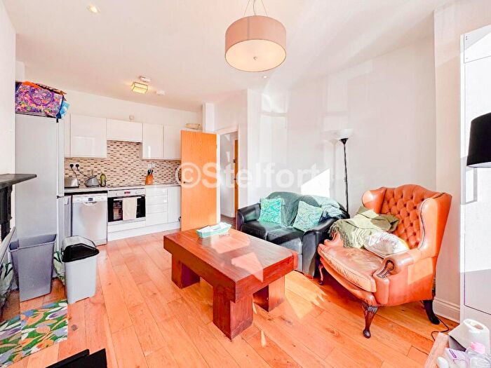 2 Bedroom Flat To Rent In Rathcoole Gardens, London, N8