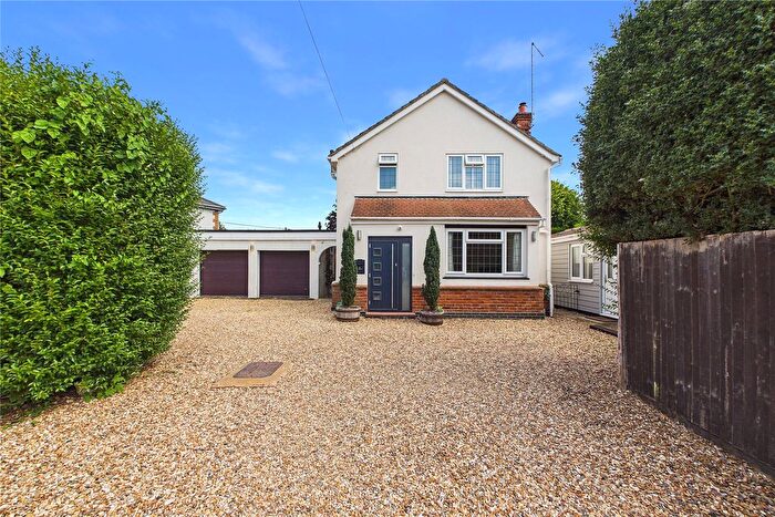 4 Bedroom Detached House For Sale In Deepcut, Camberley, Surrey, GU16