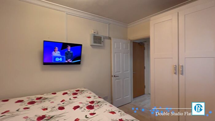 Studio To Rent In White Horse Street, London, W1J