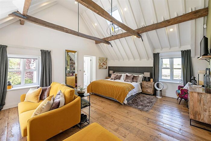 4 Bedroom Detached House For Sale In Redbournbury Lane, St. Albans, AL3