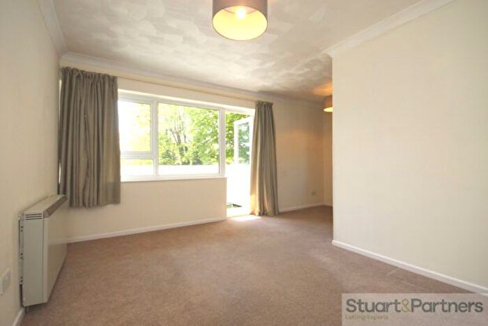 1 Bedroom Flat To Rent In Silverdale Road, Burgess Hill, RH15