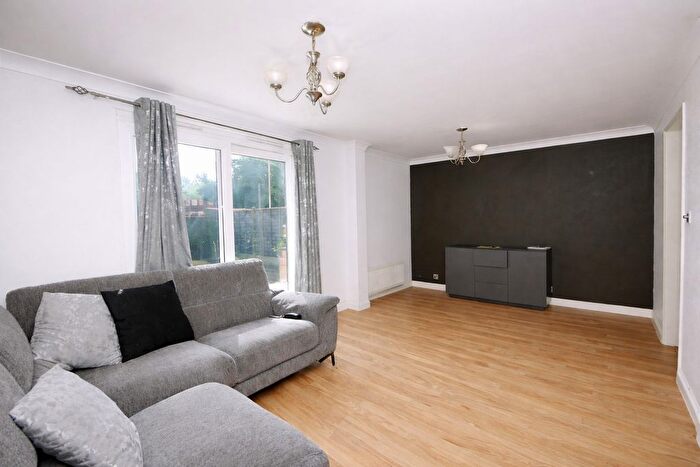 3 Bedroom Terraced House To Rent In Clematis Close, Romford, RM3