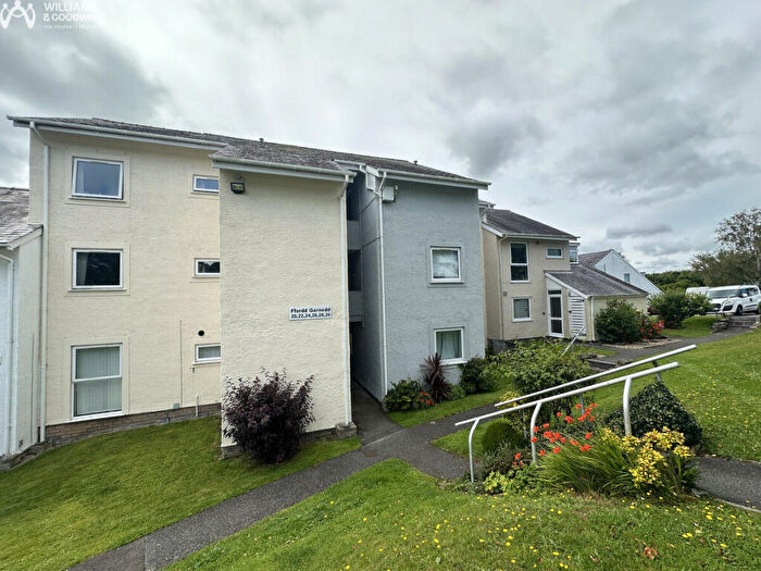 2 Bedroom Apartment For Sale In Ffordd Garnedd, Y Felinheli, Gwynedd, LL56