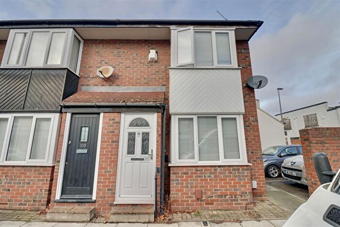 2 Bedroom End Terrace House For Sale In Somers Road, Southsea, PO5