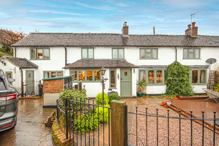 3 Bedroom Semi Detached House For Sale In Horn Hoo, Hollington, DE6