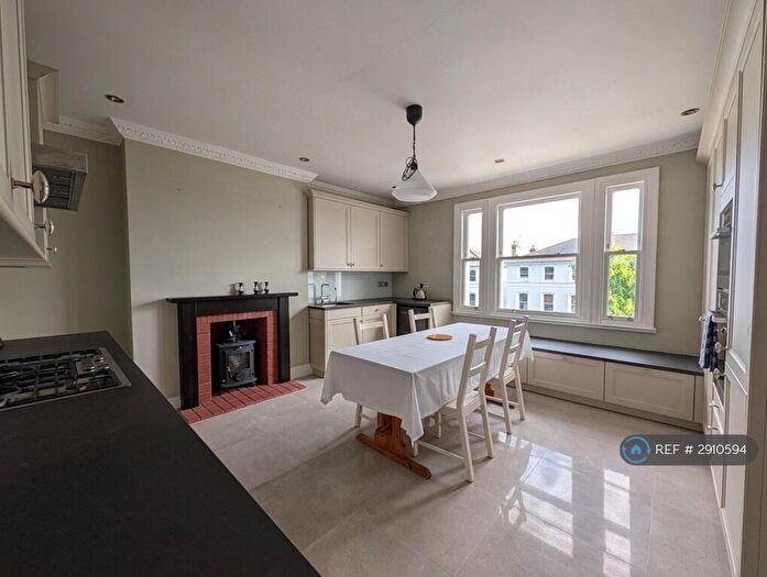 3 Bedroom Flat To Rent In Abbey Road, London, NW6