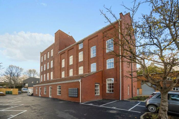 1 Bedroom Flat To Rent In Chapel Lane, Warmley, Bristol, BS15