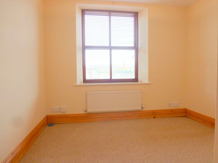 2 Bedroom Flat To Rent In Bridge Street, Ramsbottom, Bury, BL0