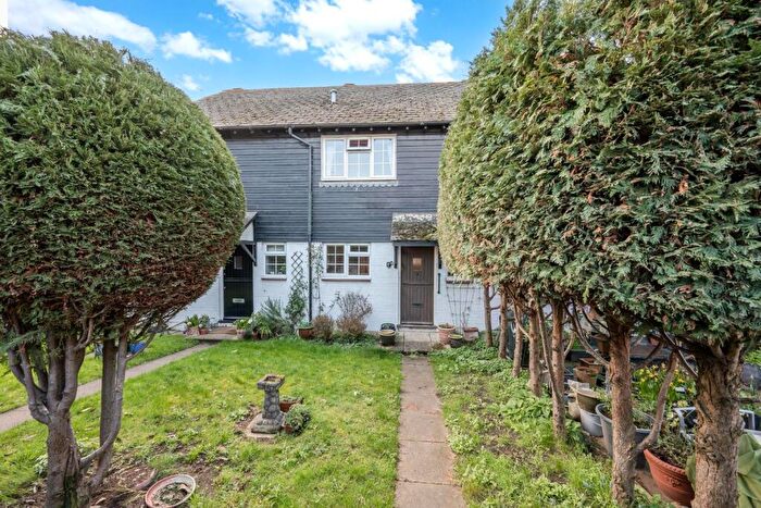 2 Bedroom Terraced House For Sale In Middle Close, Epsom, KT17