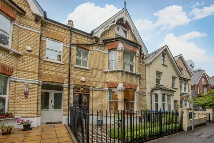 4 Bedroom Terraced House To Rent In Fairfield West, Kingston Upon Thames, KT1