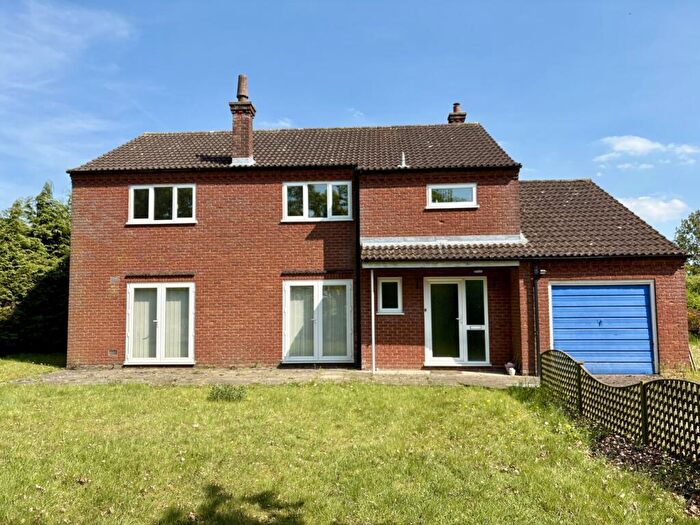 4 Bedroom Detached House For Sale In Wood Farm, Colleen Close, Dereham, Norfolk, NR19