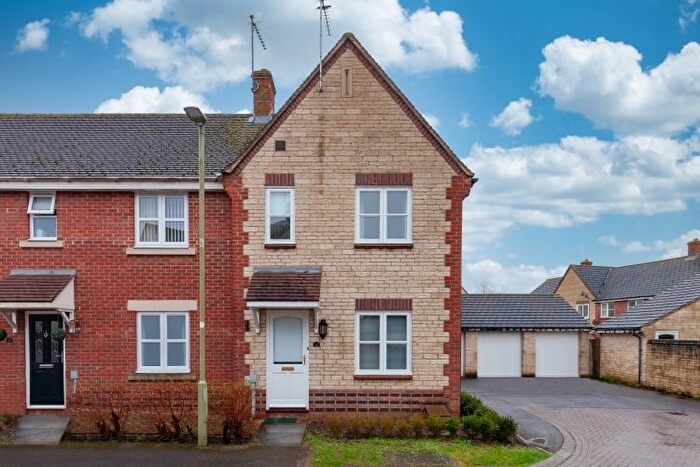 2 Bedroom End Of Terrace House To Rent In Corncrake Way, Bicester, OX26