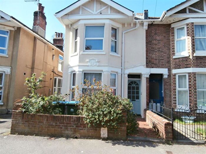 2 Bedroom Apartment To Rent In Devonshire Road, **Student Apartment** Student Apartment **, Southampton, SO15