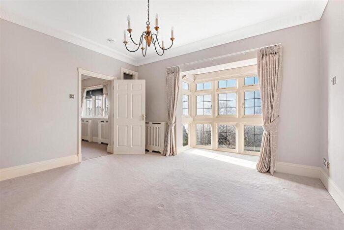 5 Bedroom Detached House To Rent In Highbourne Park, Lenham, Maidstone, ME17