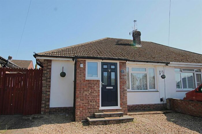 2 Bedroom Semi-Detached Bungalow To Rent In Crest Way, Southampton, SO19