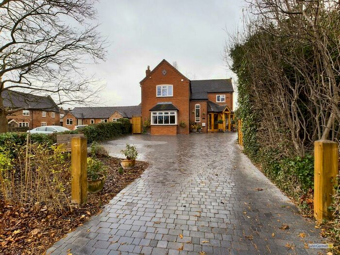 4 Bedroom Detached House For Sale In Bond End, Yoxall, DE13