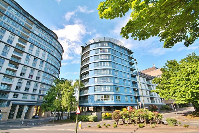 2 Bedroom Flat To Rent In Oriental Road, Woking, Surrey, GU22