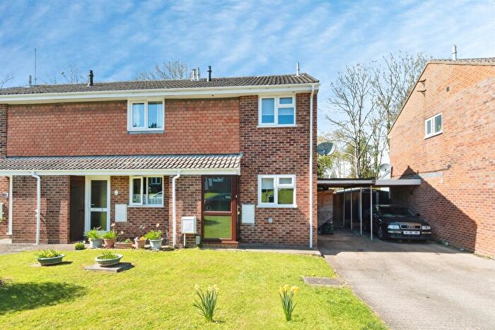 3 Bedroom End Of Terrace House For Sale In Meadway, Buckingham, MK18