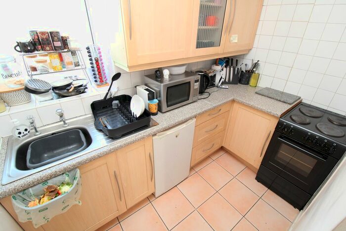 2 Bedroom Flat To Rent In Wood Road, Treforest, Pontypridd, CF37