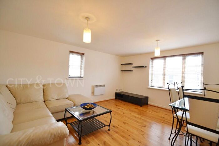 2 Bedroom Apartment To Rent In Alveston Square, London, E18