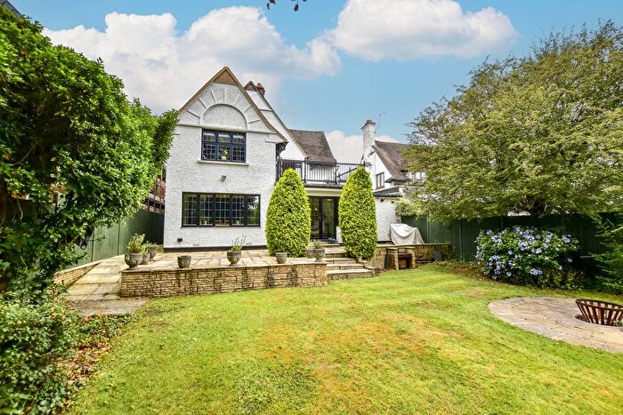 6 Bedroom Detached House For Sale In Oldfield Road Maidenhead, Berkshire, SL6