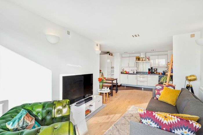 2 Bedroom Flat To Rent In Altura Tower, Bridges Wharf, Battersea, London, SW11