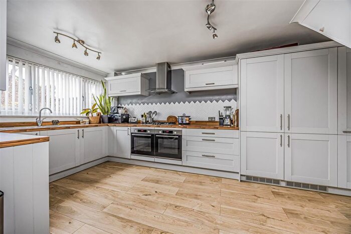 3 Bedroom Property For Sale In Magpie Walk, Waterlooville, PO8