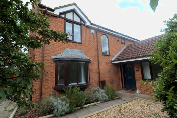 4 Bedroom Detached House To Rent In Boyce Crescent, Old Farm Park, Milton Keynes, MK7