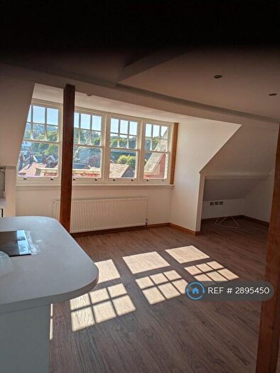 2 Bedroom Flat To Rent In Dalton Road, Eastbourne, BN20