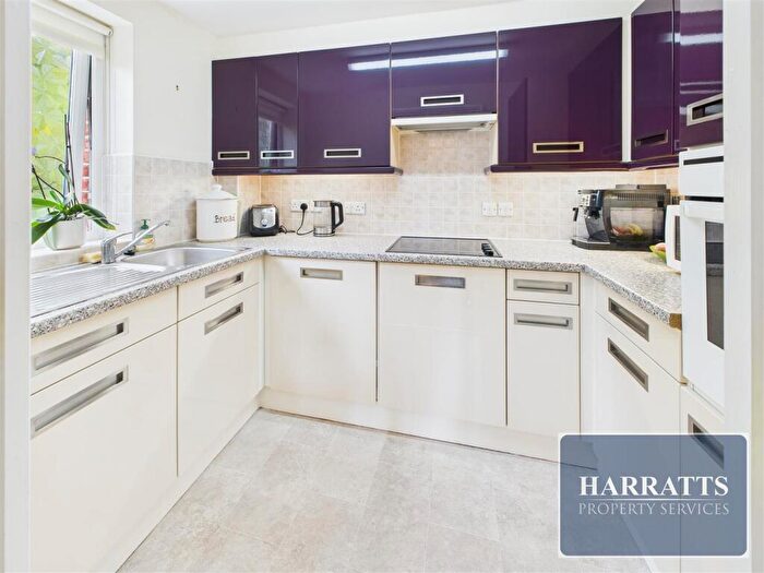 2 Bedroom Apartment For Sale In Marple Road, Stockport, SK2